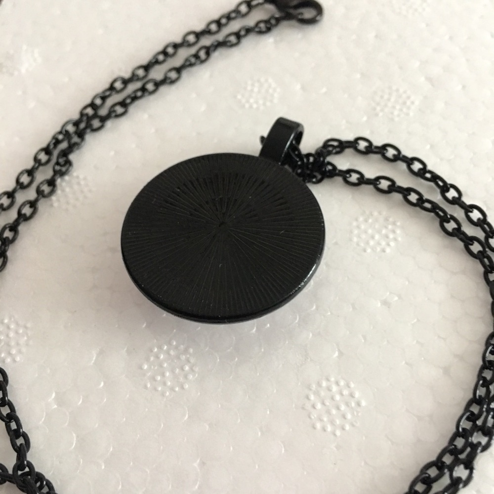 (M2) Strong Fearless Beautiful Necklace - Picture 3 of 4